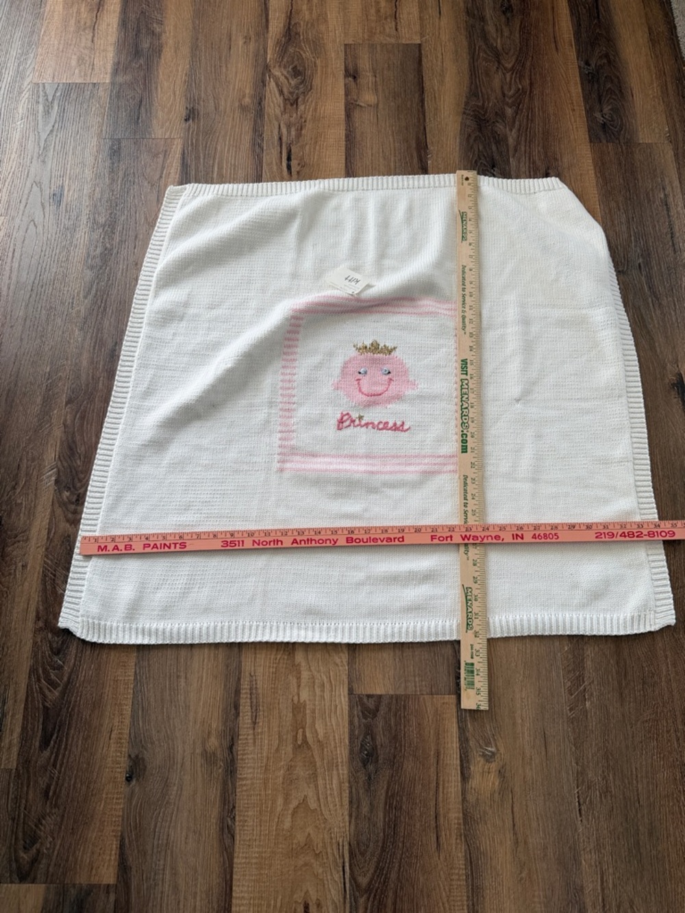 Kitt Homemade Knitwear “PRINCESS” Pink & White Knit Baby Blanket with Gold Crown - Picture 16 of 16